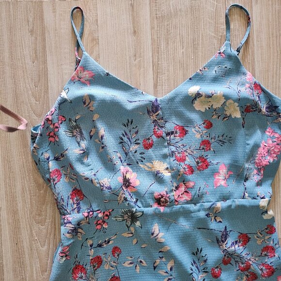 Collective Concepts - Blue Floral Maxi Dress with built in liner - Size Large - Picture 2 of 8